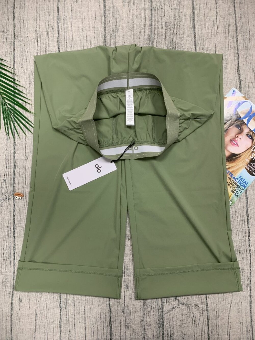 New ALO Yoga Dune Grass Urban Trouser ✨ Suit Up Regular 30" Inseam - Picture 6 of 11